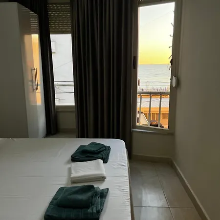 Sunset Apartment *